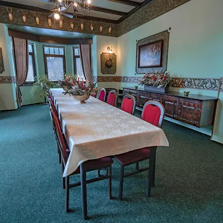 Lovecký Zámeček Orion 3* Liberec